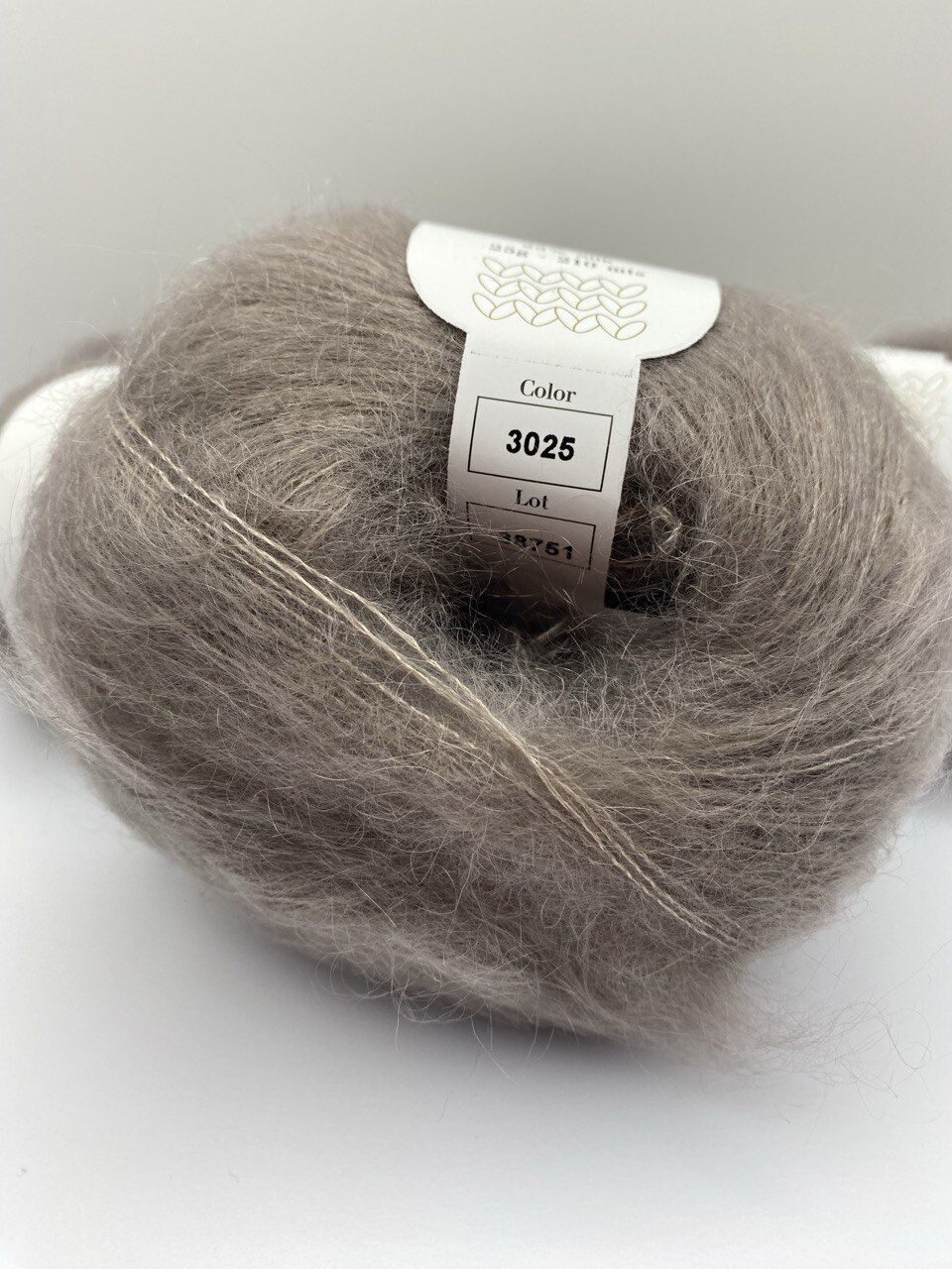Пряжа в мотках INFINITY SILK MOHAIR 3025 GREY PEARL — изображение 3